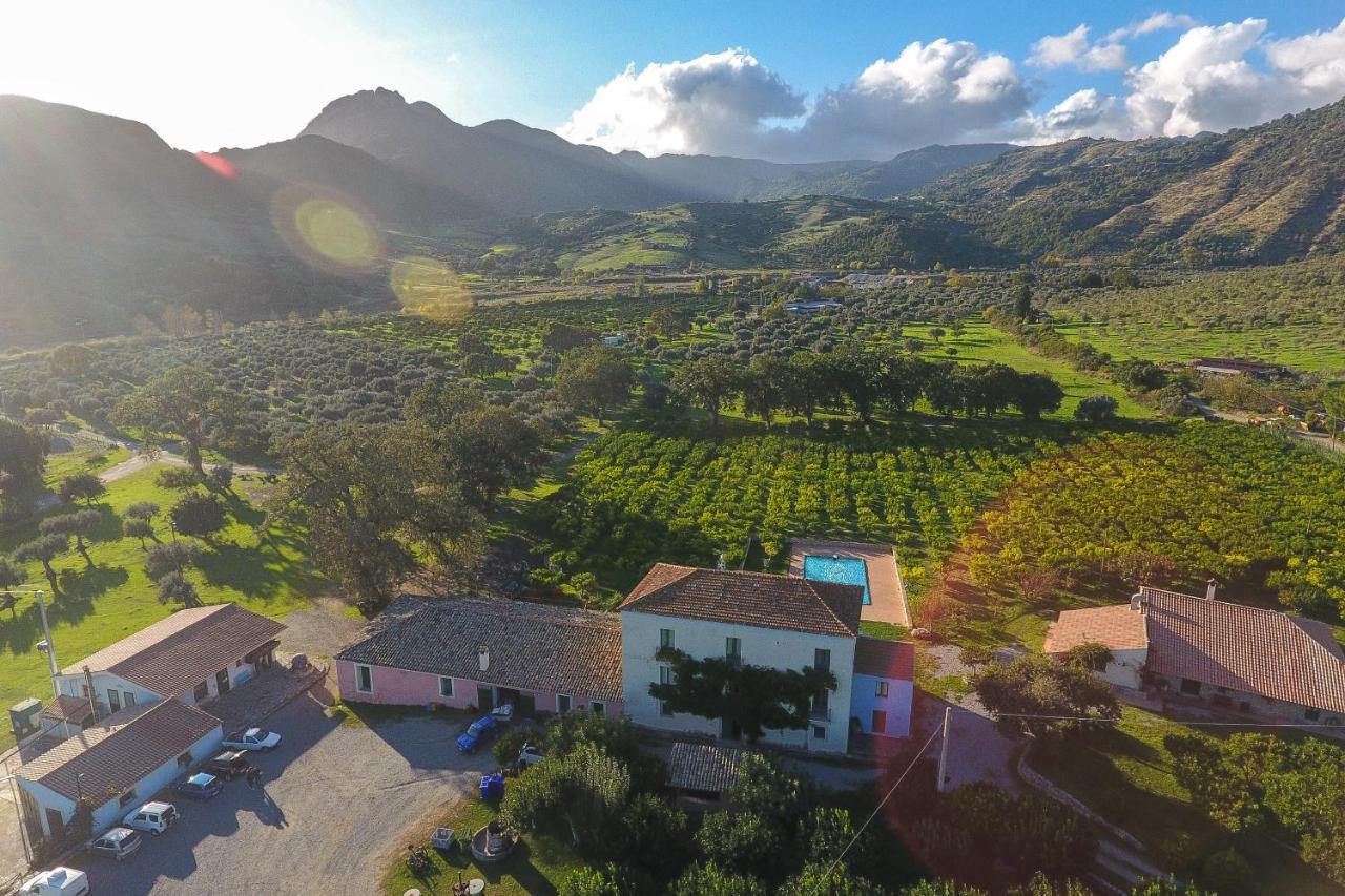Barone Gr Macri Agriturismo Modi Gerace Bagian luar foto