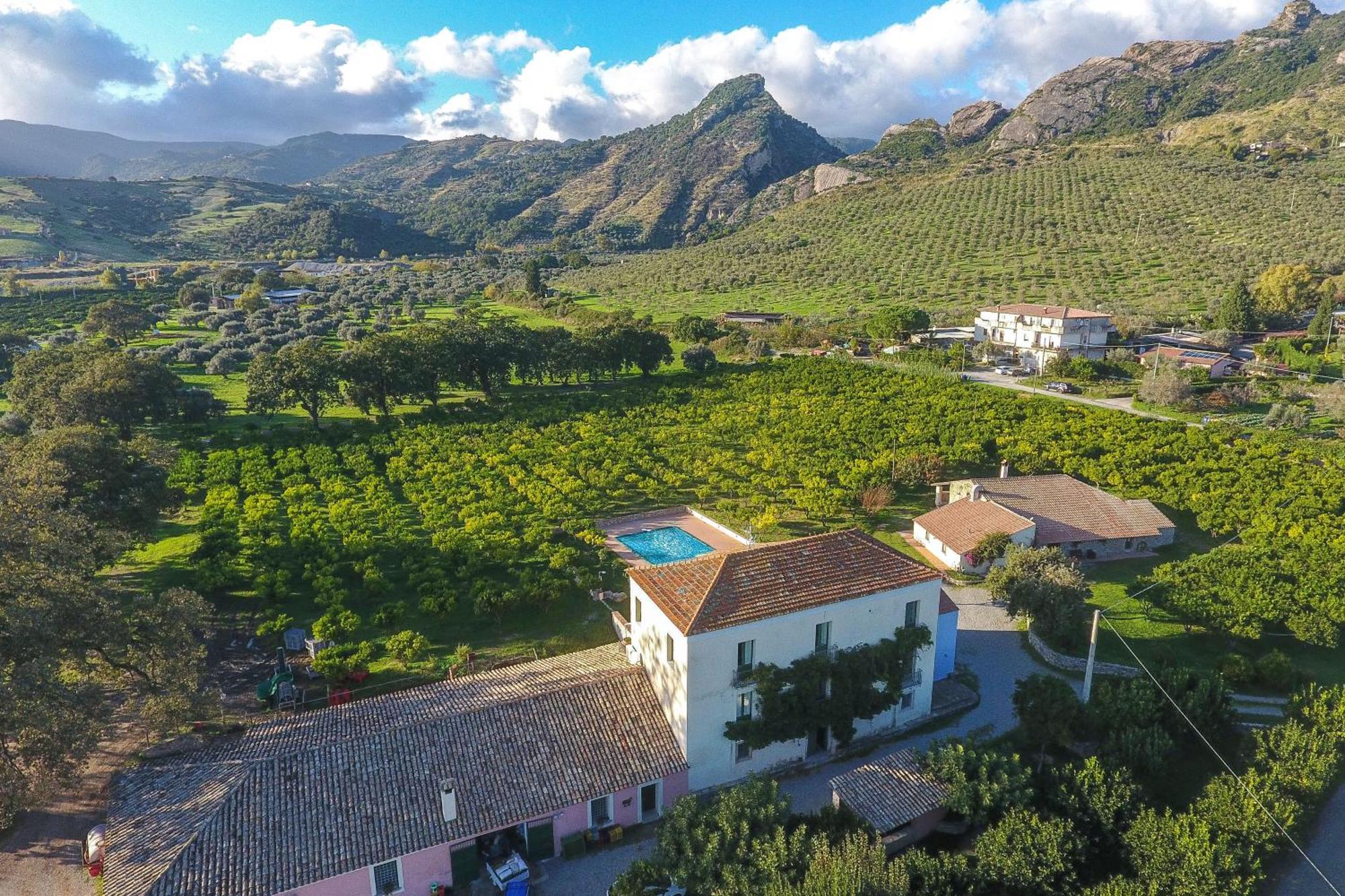 Barone Gr Macri Agriturismo Modi Gerace Bagian luar foto